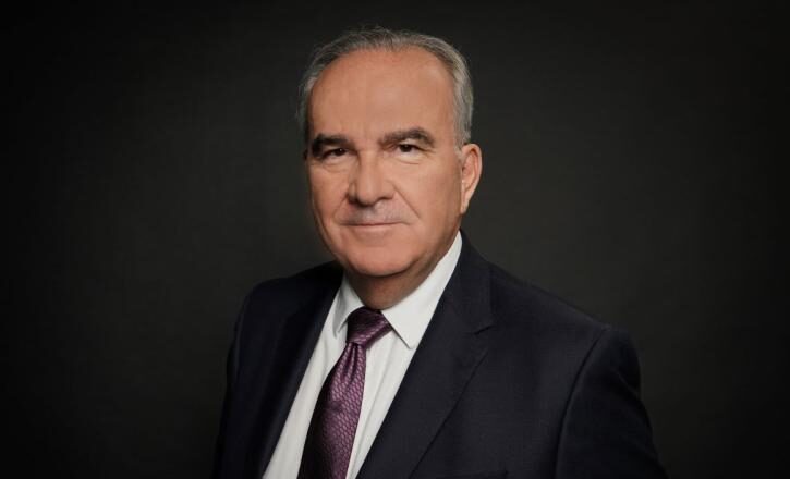 Τη διετία 2025-2026 θα μπουν στην οικονομία 32 δισ. ευρώ. Συνέντευξη στην «POLITICAL»