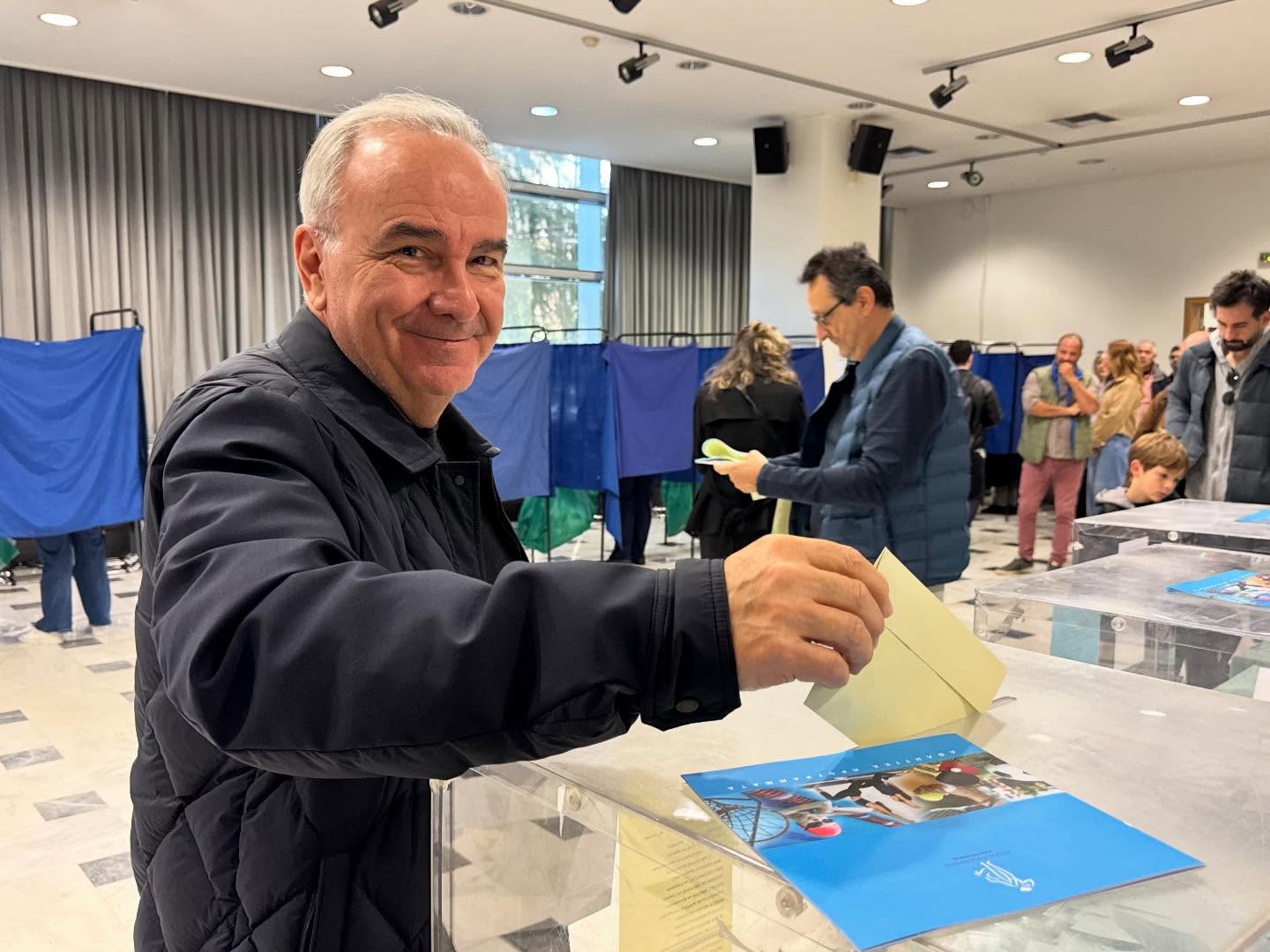 Στην ψηφοφορία ανάδειξης νέων τοπικών εκπροσώπων και συνέδρων που θα συμμετάσχουν στο Τακτικό Συνέδριο της ΝΔ, στο Μαρούσι 