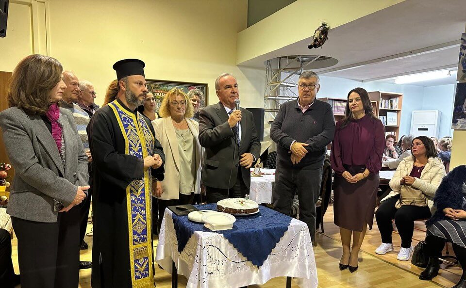 Στην κοπή της πρωτοχρονιάτικης πίτας του ΚΑΠΗ Νέας Πεντέλης