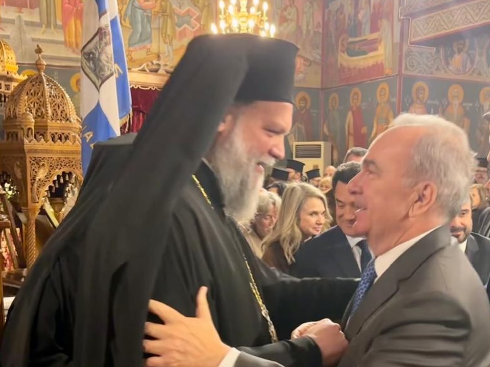 Στην κοπή της πρωτοχρονιάτικης πίτας της Ι.Μ. Νέας Ιωνίας, Φιλαδελφείας, Ηρακλείου και Χαλκηδόνος