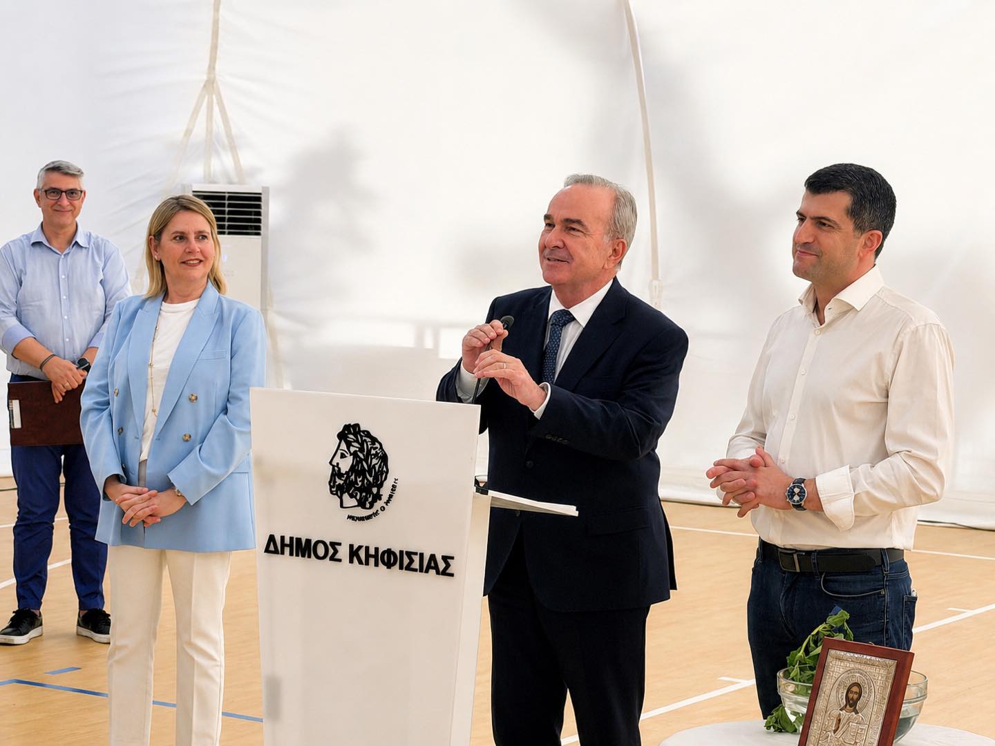 Στα εγκαίνια του νέου κλειστού γηπέδου με αεροϋποστηριζόμενο θόλο, στον χώρο του Ζηρινείου, στη Κηφισιά