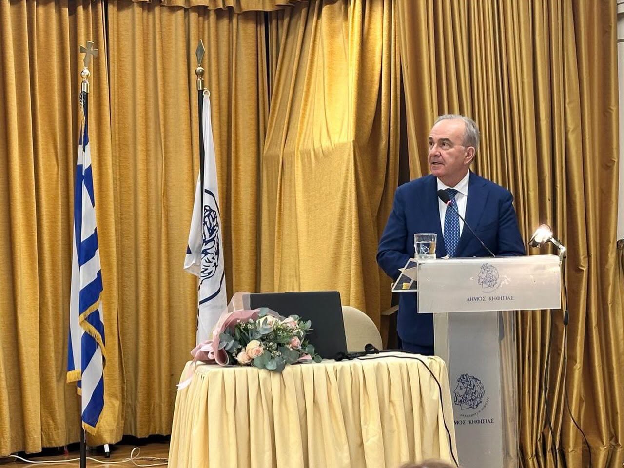 Στην εκδήλωση του Εξωραϊστικού Πολιτιστικού Συλλόγου «Κεφαλάρι» Κηφισιάς προς τιμήν του Παύλου Μελά