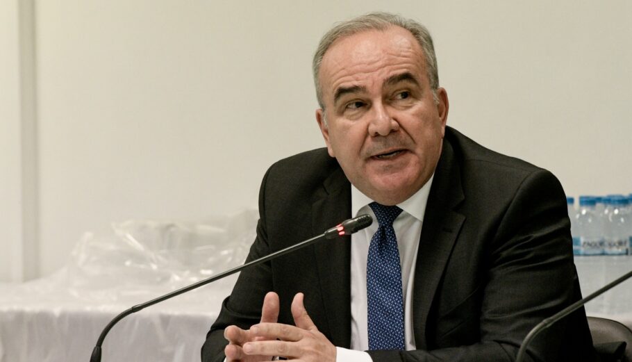 Ο Νίκος Παπαθανάσης, Αναπληρωτής Υπουργός Ανάπτυξης και Επενδύσεων, στο powergame.gr